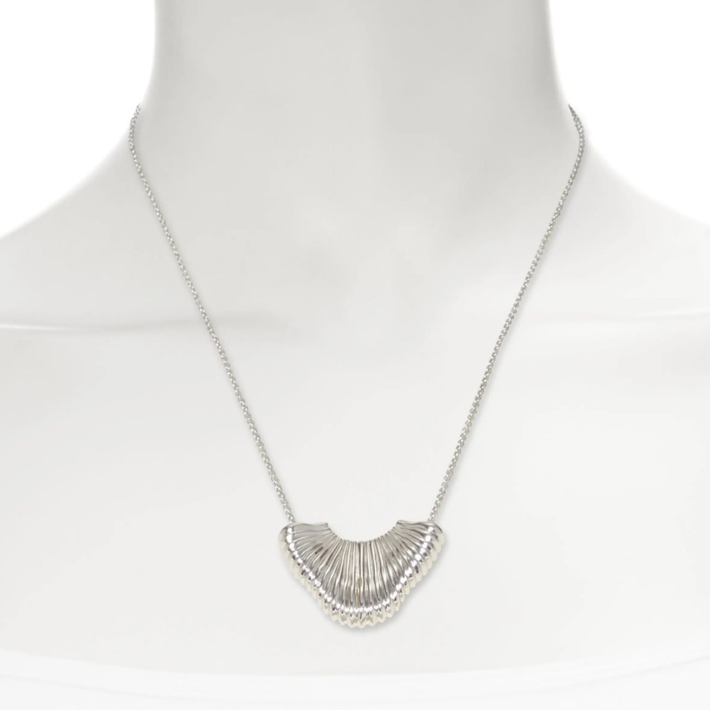 🌺 Sole Society Grooved Fan Pendant Silver Necklace NWT